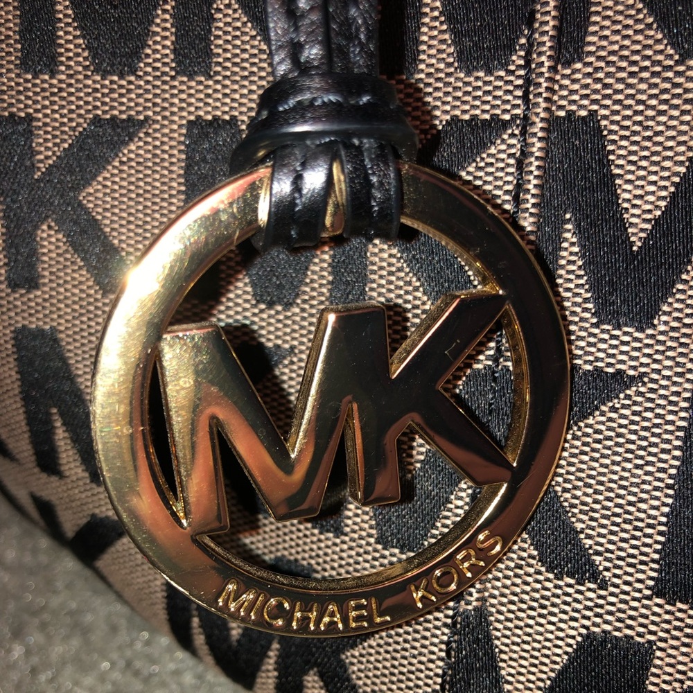 Authentic Michael Kors Purse - image 4